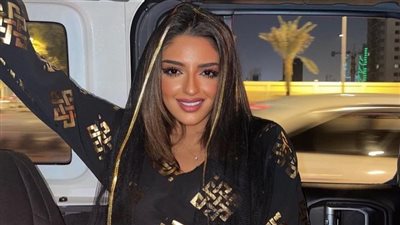 ببدلة صفراء.. هيلدا ياسين تتألق في أحدث ظهور لها