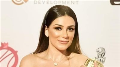 بالاصفر.. إنجي المقدم تخطف الأنظار في أحدث ظهور لها