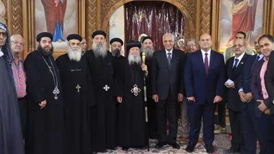 الأنبا صموئيل يستقبل محافظ الجيزة بطموه بأبو النمرس