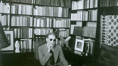  في ذكري وفاته تعرف علي أبرز المحطات والأزمات في حياة طه حسين 