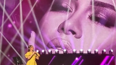 بنحبك ونتمنى ترجعي.. هكذا دعمت إليسا شيرين عبد الوهاب في حفلها الأخير 