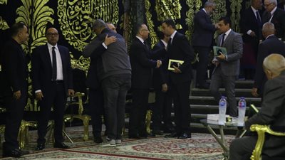 وفاء عامر تؤدي واجب العزاء في المحامي فريد الديب (فيديو)