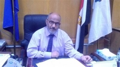 المدير التنفيذي للمستشفى الجامعي بأسوان ينال أفضل مدير منشأة طبية 