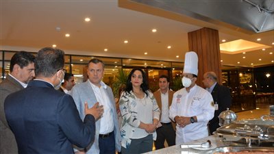 وزير السياحة يتفقد قنادق شرم الشيخ استعدادًا لقمة المناخ