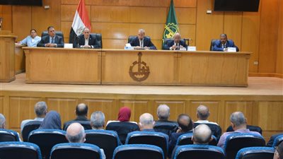 محافظ القليوبية: التعامل بكل حسم مع أي مخالف يخفى سلعة بغرض الاحتكار