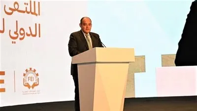 سمير: توجيهات الرئيس بمنح الرخصة الذهبية وقانون تفضيل المنتج المحلي بالعقود الحكومية ركيزة لتعزيز الاستثمار 