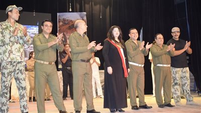 محافظ بورسعيد يشارك أهالى المحافظة الاحتفال بذكرى نصر اكتوبر 