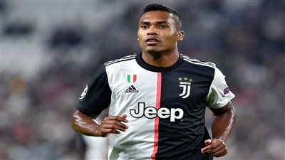 يوفنتوس يحسم مستقبل ساندرو