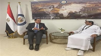 وزير البترول يبحث مع مبادلة الإمارتية سبل تعزيز التعاون على هامش 