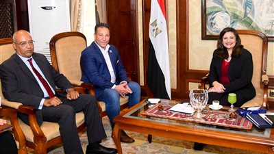 وزيرة الهجرة تلتقي مستثمرا مصريا بالخارج من خبراء 