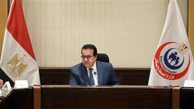 لهذا السبب.. وزير الصحة يجتمع بـ 