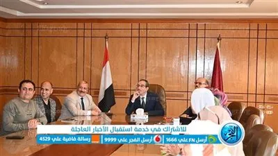 رئيس جامعة الفيوم يكرم فريق منتخب مسرح الجامعة