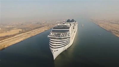 شاهد.. لحظة عبور أحدث السفن السياحية في العالم في رحلتها الأولى قناة السويس