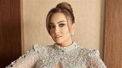 بالأحمر.. بشرى تخطف الأنظار في أحدث ظهور لها