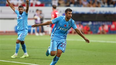 تريزيجيه يقود تشكيل طرابزون المتوقع ضد قونيا سبور اليوم الأحد في الدوري التركي