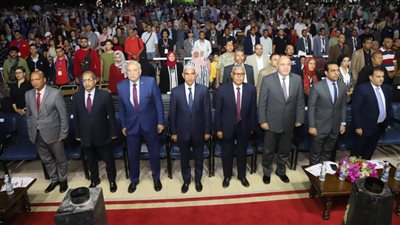 محافظ قنا ورئيس جامعة جنوب الوادي يشهدان حفل انطلاق الملتقى الفني الـ20
