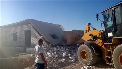 إزالة تعديات على أراض زراعية وأملاك دولة بأبومناع غرب في قنا