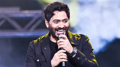  في وسط حضور جماهيري كبير.. تامر حسني يشعل حفل استقبال طلاب EUE