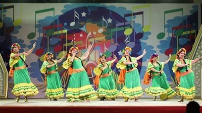 نجوم  الفرقة القومية للفنون الشعبية تتألق على مسرح البالون.. الخميس القادم 