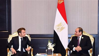 قمة السيسي وماكرون في القاهرة: السلام في الشرق الأوسط وتعاون استراتيجي شامل