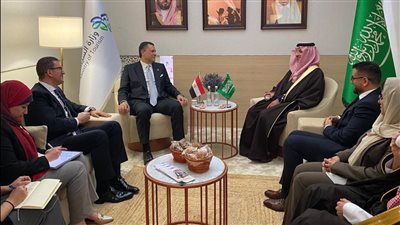وزير السياحة والآثار يلتقي بوزير السياحة السعودي خلال بورصة لندن الدولية 