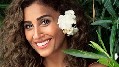 دينا الشربيني تشوق جمهورها لحلقتها في برنامج 