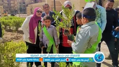 مديرة تعليم الفيوم تشارك طلاب المدارس غرس الشجيرات ضمن مبادرة
