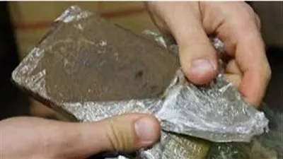 تفاصيل سقوط 3 أشخاص بينهم أجنبي بـ 120 طربة حشيش في المعادي