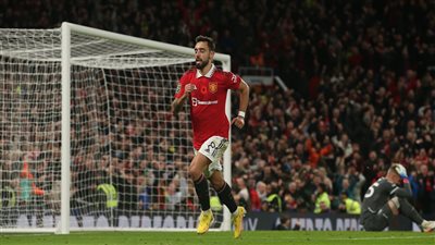 في مباراة مثيرة مانشستر يونايتد يضرب أستون فيلا برباعية في كأس رابطة الأندية الإنجليزية