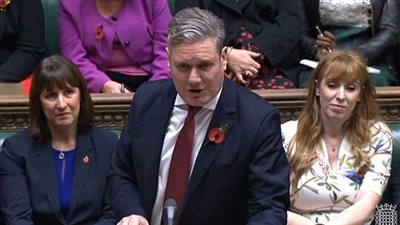 رئيس حزب العمال البريطاني يهاجم سوناك ويصفه بـ 