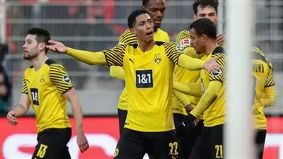 تفاصيل إصابة نجم بوروسيا دورتموند بالسرطان