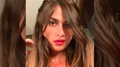 ياسمين عبدالعزيز تطل على الجمهور بمظهر جذاب