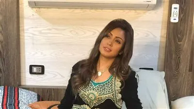 ندي بهجت صاحبه معرض سيارات فى مسلسل «الونش» لمحمد رجب..(صور)