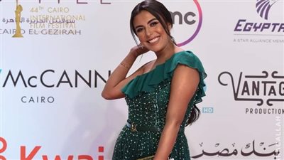 هاجر الشرنوبي تحضر عرض 