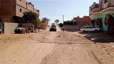 تمهيد طرق أبومناع غرب بقنا عقب توصيل الصرف الصحي 