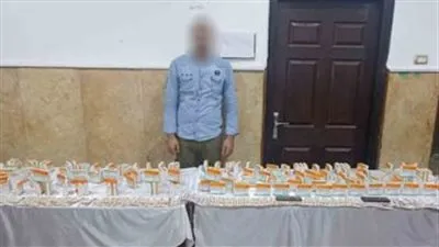 1400 أمبول مخدر.. ضبط شخص لترويجه أدوية محظورة على 