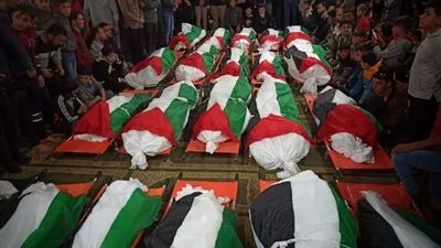 تنكيس الأعلام على سفارات وبعثات دولة فلسطين حداد على شهداء جباليا