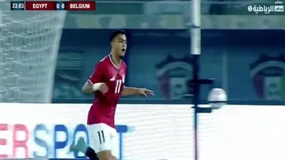 شاهد بالفيديو.. مصطفي محمد يسجل هدفا عالميا في شباك كورتوا.. مصر 1 بلجيكا 0