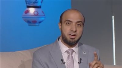 داعية إسلامي يوضح معنى صدقة العاطفة (فيديو)