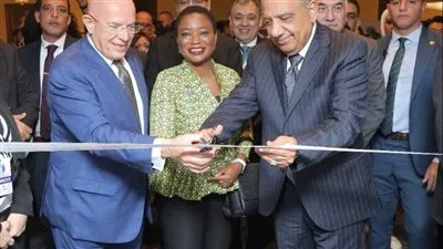 وزير قطاع الاعمال: نحرص على النهوض بصناعة الغزل والنسيج وزيادة صادراتها