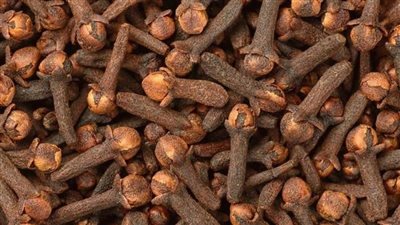 يعالج الأسنان والسرطان.. تعرف على فوائد القرنفل