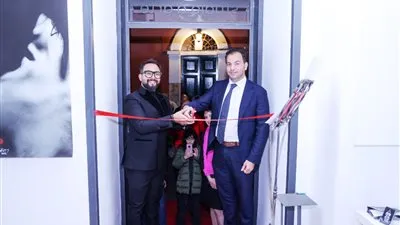 دبلوماسيون وفنانون في إفتتاح معرض الفنان أحمد بركات بـ 