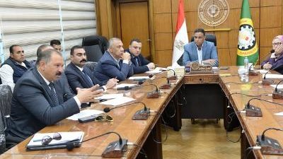 محافظ الدقهلية يعقد اجتماعه الأول بالمجلس الاقتصادي الاجتماعي (تفاصيل)