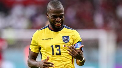 بعد هز شباك قطر مرتين.. من هو إنر فالينسيا هداف كأس العالم 2022؟