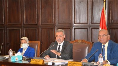 جامعة الإسكندرية تناقش الاستعدادات لامتحانات الميدتيرم ونهاية الفصل الدراسي الأول