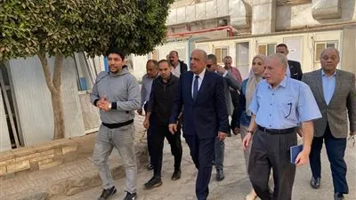  وزير قطاع الأعمال العام يتفقد شركتي الدلتا للصلب والعربية للأدوية في جولة مفاجئة