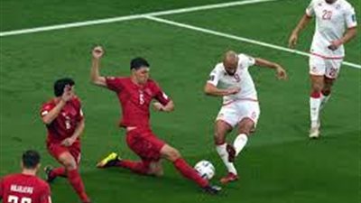 بعد فوز المنتخب السعودي.. الجماهير التونسية تشعل المدرجات أمام الدنمارك