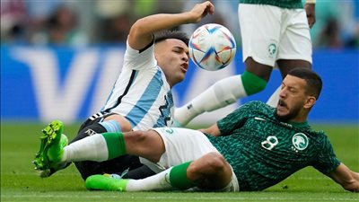 خبير تحكيمي يهاجم حكم مباراة السعودية والأرجنتين.. 