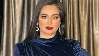 بفستان مشجر.. هبة مجدي بإطلالة تبرز جمالها