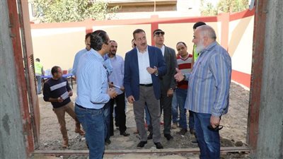 محافظ المنوفية يتفقد مشروع صرف صحى جزى ومنفذ بيع السلع الغذائية 